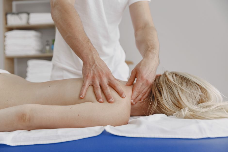 Masaj & relaxare la Bonton Beauty & Medical Center